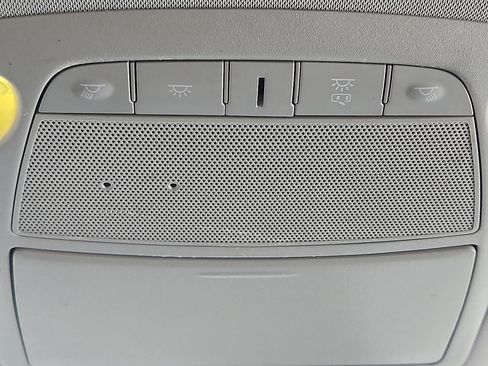 Used 2018 Nissan Rogue SV w/ Premium Package image 20