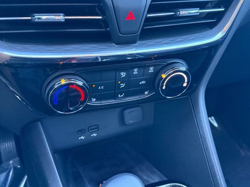 Used 2025 Buick Encore GX Sport Touring w/ Advanced Technology Package image 23