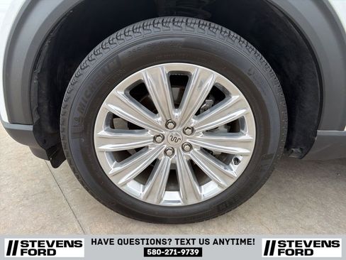 Used 2022 Ford Explorer King Ranch w/ Premium Technology Package image 11