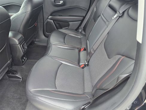 Used 2019 Jeep Compass Trailhawk image 12