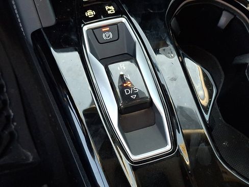 Used 2025 Audi Q5 Premium w/ Convenience Package image 17