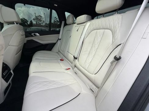 Used 2025 BMW X5 M60i AWD/4WD image 29
