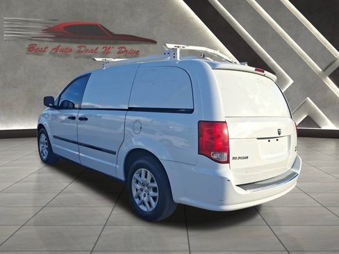 Used 2014 RAM C/V Tradesman image 13