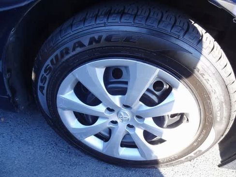 Used 2021 Toyota Corolla LE image 14