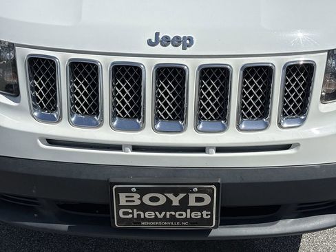 Used 2017 Jeep Compass Latitude image 30