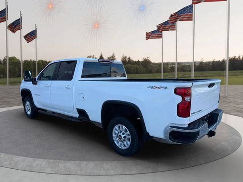 Used 2022 Chevrolet Silverado 2500 LT w/ Convenience Package AWD/4WD image 11