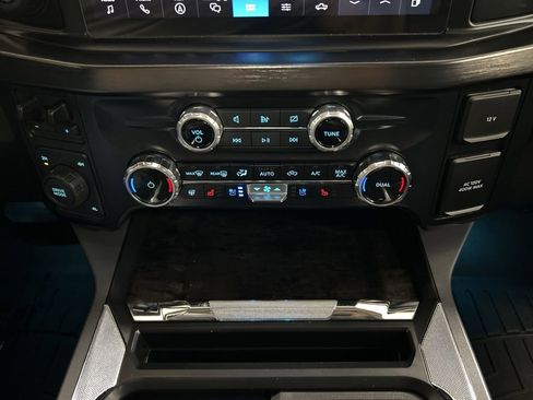 Used 2024 Ford F250 Lariat w/ Lariat Ultimate Package AWD/4WD image 26