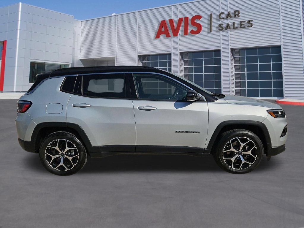 Used 2025 Jeep Compass Limited AWD/4WD image 5