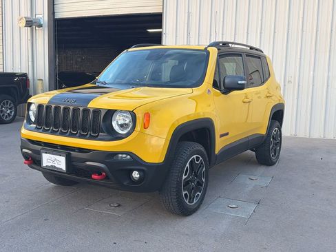 Used 2016 Jeep Renegade Trailhawk image 1