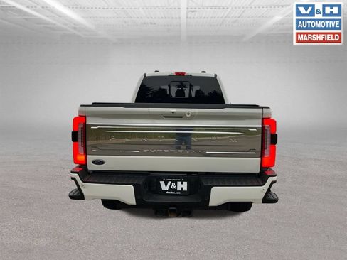 Used 2025 Ford F250 Platinum w/ Platinum Plus Package AWD/4WD image 4