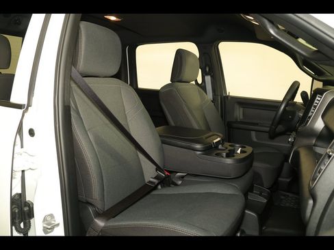 Used 2024 RAM 2500 Tradesman w/ Chrome Appearance Group image 26