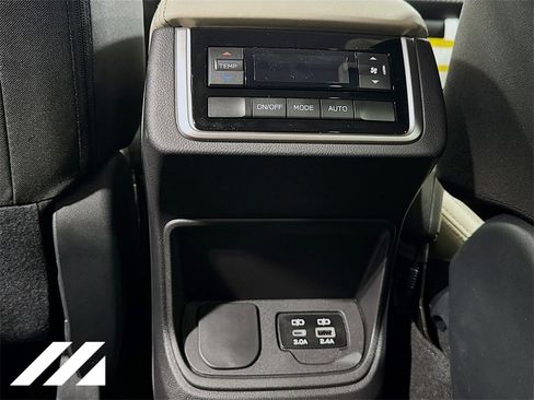 Certified 2025 Subaru Ascent Premium image 24