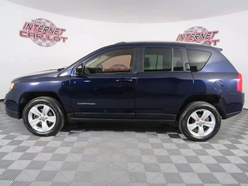 Used 2013 Jeep Compass Latitude w/ Sun/Sound Group image 4