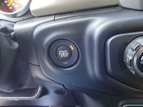 Used 2019 Jeep Wrangler Sport image 19