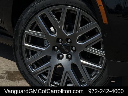 New 2026 GMC Yukon Denali Ultimate AWD/4WD image 9