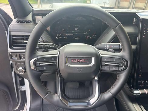 Used 2025 GMC Yukon AT4 w/ AT4 Premium Plus Package AWD/4WD image 25