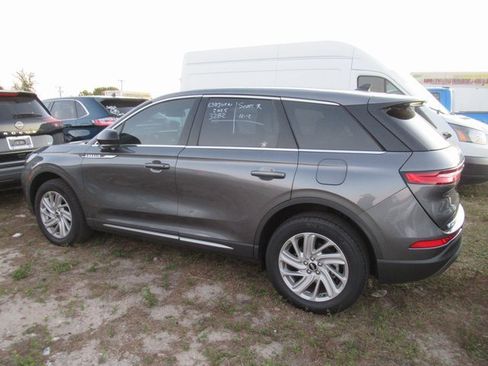 Certified 2025 Lincoln Corsair FWD image 3