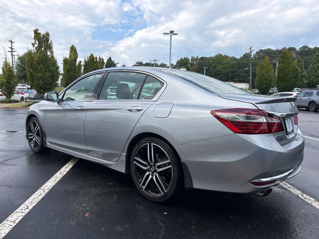 Certified 2017 Honda Accord Touring image 12