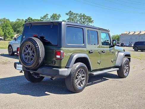 Used 2024 Jeep Wrangler Unlimited Sport AWD/4WD image 7