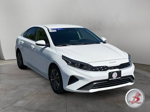 Used 2023 Kia Forte LXS FWD image 1