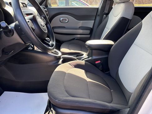 Used 2015 Kia Soul image 9