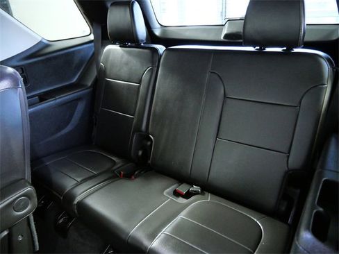 Used 2021 Chevrolet Traverse Premier w/ Redline Edition image 15