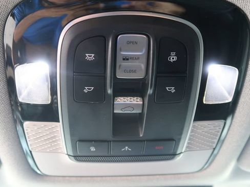 Used 2021 Hyundai Palisade Limited FWD image 29