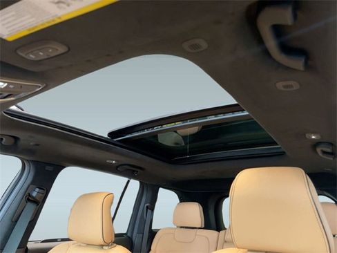 New 2025 Jeep Grand Cherokee Summit image 16