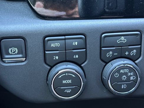 Used 2026 Chevrolet Silverado 1500 LT Trail Boss w/ Protection Package AWD/4WD image 39