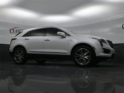 Used 2025 Cadillac XT5 Premium Luxury image 32