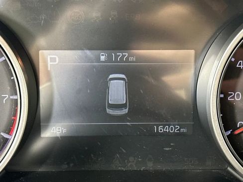 Used 2024 Kia Carnival LX image 18