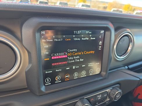 Used 2018 Jeep Wrangler Unlimited Rubicon image 16