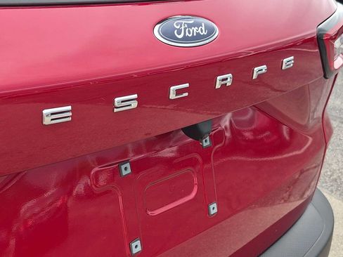 Used 2025 Ford Escape ST-Line w/ Cold Weather Package FWD image 12