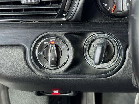 Used 2018 Porsche 911 Targa 4 GTS image 10