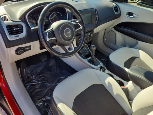 Used 2019 Jeep Compass Latitude image 22