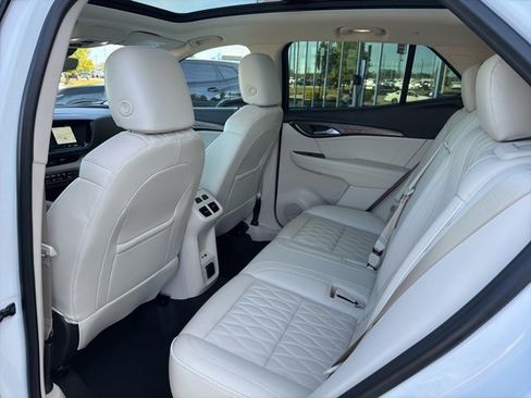 Used 2022 Buick Envision Avenir w/ Technology Package II image 23