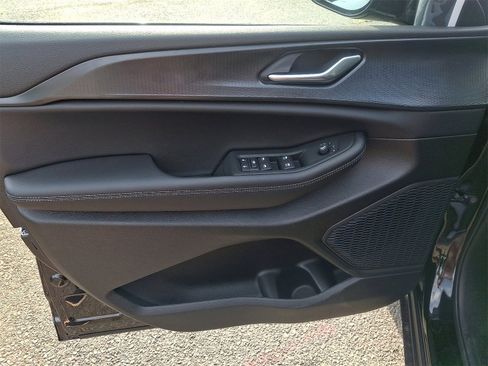 New 2025 Jeep Grand Cherokee L Altitude image 7