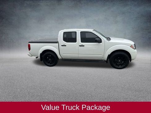 Used 2020 Nissan Frontier SV w/ Midnight Edition Floor Mats image 7