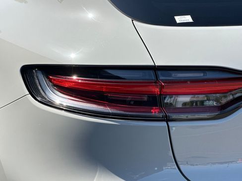 Used 2026 Porsche Macan AWD/4WD image 28