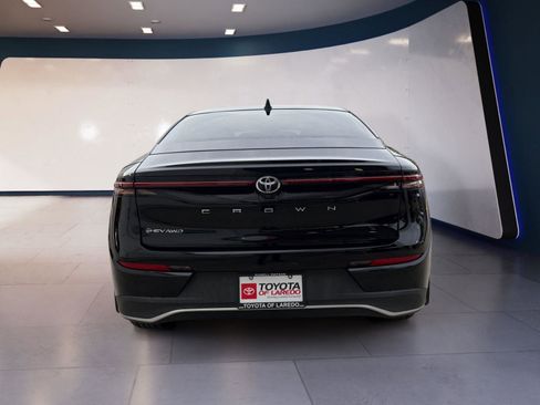 Used 2024 Toyota Crown XLE image 4