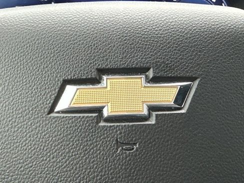 Used 2023 Chevrolet Silverado 1500 LT AWD/4WD image 30