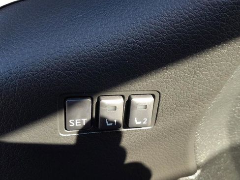 Used 2020 Nissan Rogue Sport SL w/ Premium Package image 17