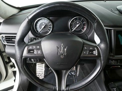 Used 2022 Maserati Levante Modena image 11