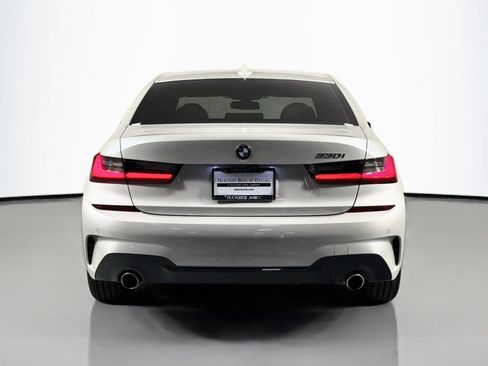 Used 2021 BMW 330i Sedan w/ M Sport Package RWD image 4