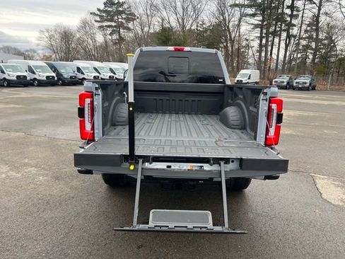 Used 2025 Ford F350 Platinum w/ Platinum Plus Package AWD/4WD image 10