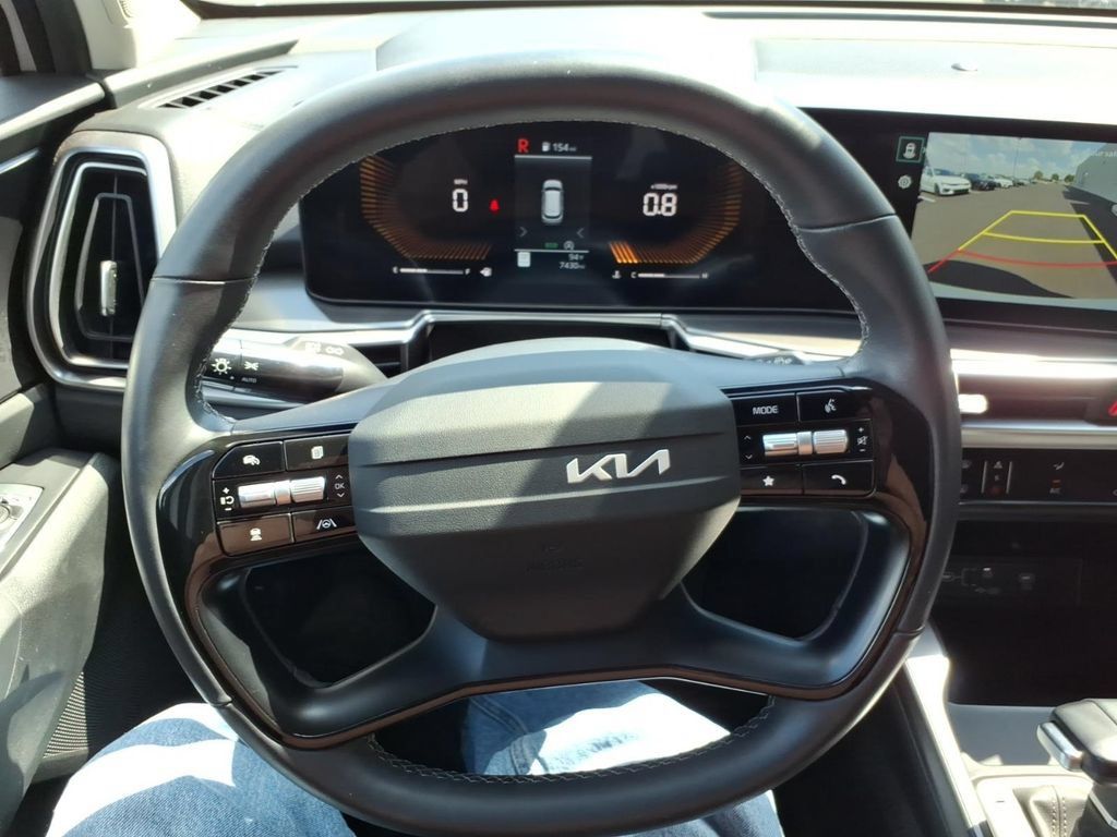 Certified 2026 Kia Sorento LX FWD image 23