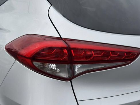 Used 2016 Hyundai Tucson Limited w/ Option Group 03 AWD/4WD image 11