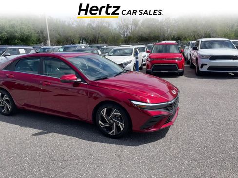 Used 2025 Hyundai Elantra Limited FWD image 1
