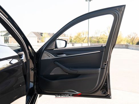 Used 2022 BMW 540i xDrive xDrive w/ M Sport Package image 37