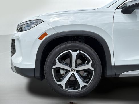 New 2026 Volkswagen Tiguan SE FWD image 37